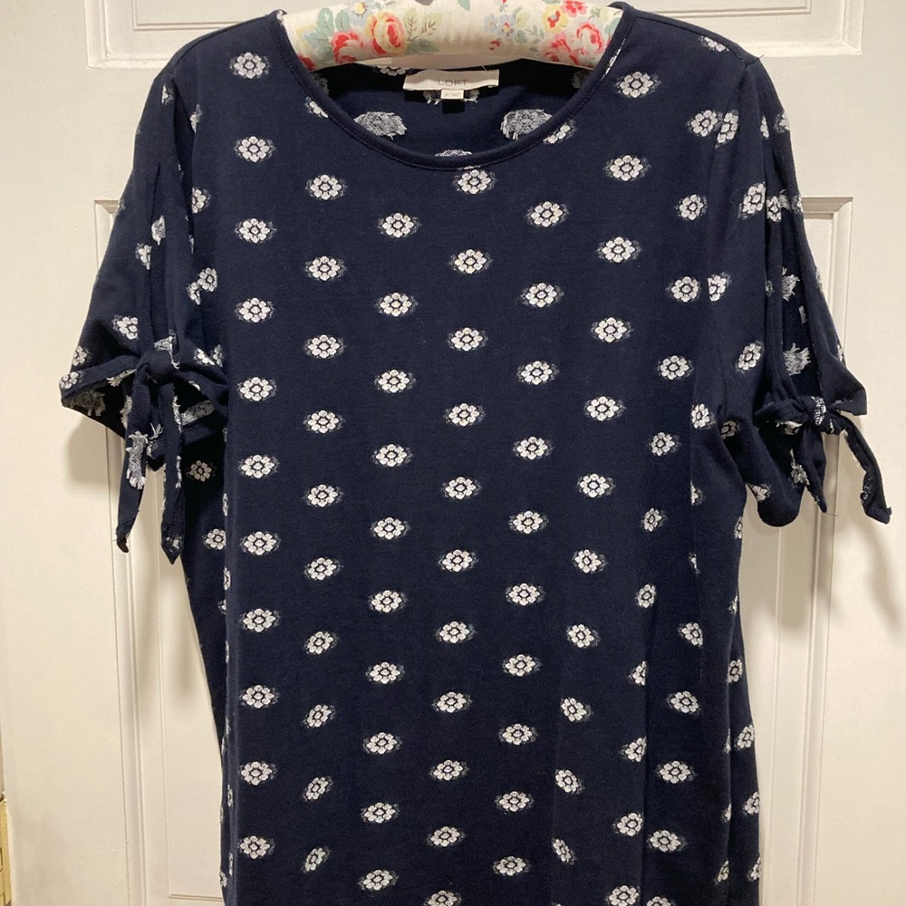 LOFT short sleeve navy/white top with slit sleeves and arm ties